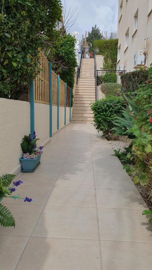 Peaceful Apartment With Double Bed - Oak Breeze Paphos Exterior photo